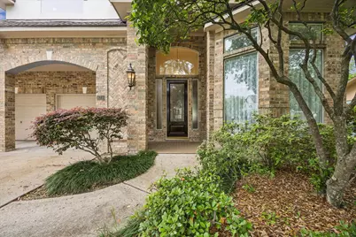 4714 Holt, Bellaire, TX 77401 - Photo 5