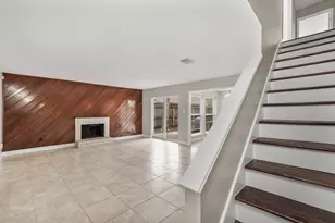 10814 Sugar Hill Dr, Houston, TX 77042 - Photo 3