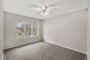 10814 Sugar Hill Dr, Houston, TX 77042 - Photo 11