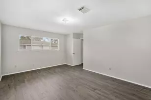 10814 Sugar Hill Dr, Houston, TX 77042 - Photo 17