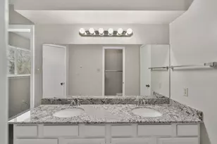 10814 Sugar Hill Dr, Houston, TX 77042 - Photo 21