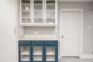 10303 Greenwillow Dr, Houston, TX 77035 - Photo 7