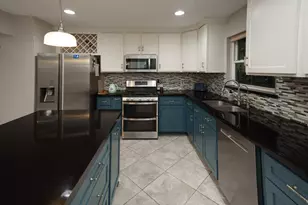 10303 Greenwillow Dr, Houston, TX 77035 - Photo 5