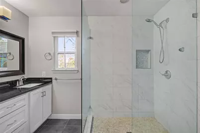 10303 Greenwillow Drive, Houston, TX 77035 - Photo 17