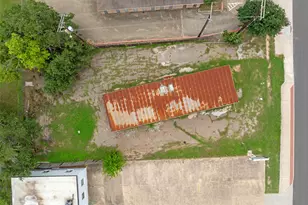 3703 S College Ave, Bryan, TX 77801 - Photo 13