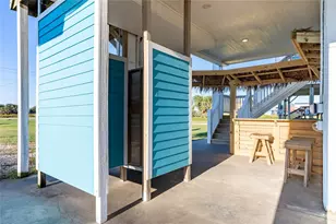 986 Edson Dr, Gilchrist, TX 77617 - Photo 15