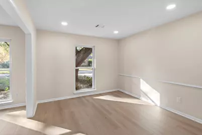 9610 Meadowglen Lane, Houston, TX 77063 - Photo 17