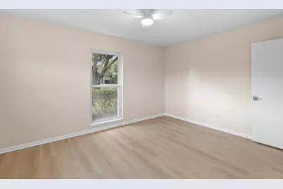 9610 Meadowglen Lane, Houston, TX 77063 - Photo 23