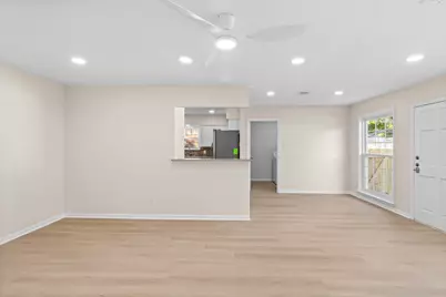 9610 Meadowglen Lane, Houston, TX 77063 - Photo 5