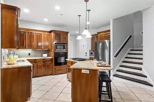 704 Heritage Oaks Dr, Angleton, TX 77515 - Photo 13