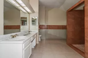 15626 Barbarossa Dr, Houston, TX 77083 - Photo 11