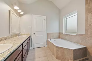 14031 Hawthorne Cir, Baytown, TX 77523 - Photo 19