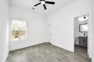 7413 N Star St, Houston, TX 77088 - Photo 13