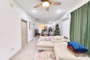 1217 Campbell St, Houston, TX 77009 - Photo 17