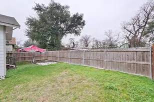 1217 Campbell St, Houston, TX 77009 - Photo 9