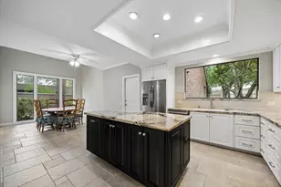 80 Sugar Berry Cir, Houston, TX 77024 - Photo 17