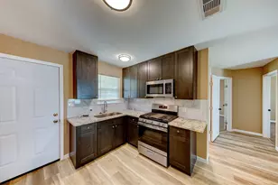 100 18th Ave N, Texas City, TX 77590 - Photo 9
