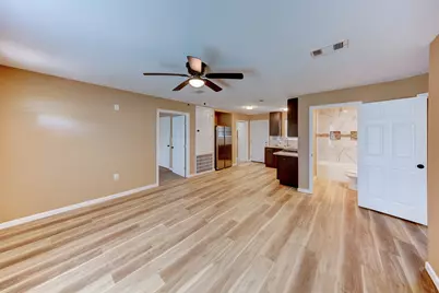 100 18th Avenue N, Texas City, TX 77590 - Photo 7