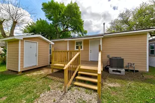 100 18th Ave N, Texas City, TX 77590 - Photo 21