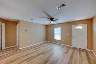100 18th Avenue N, Texas City, TX 77590 - Photo 5