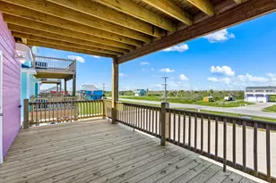 994 Jean St, Gilchrist, TX 77617 - Photo 5