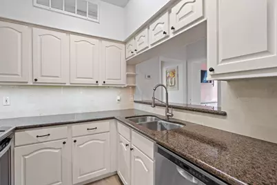 1881 Bering Drive #71, Houston, TX 77057 - Photo 9