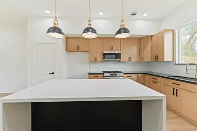 8044 Sunbury Street #A/B, Houston, TX 77028 - Photo 5