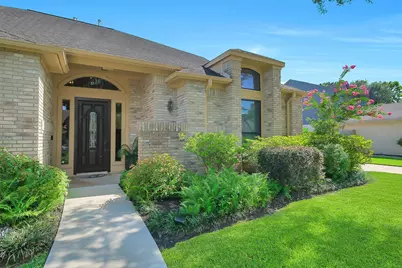 910 Millpond Drive, Sugar Land, TX 77498 - Photo 5