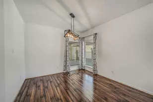910 Millpond Dr, Sugar Land, TX 77498 - Photo 11