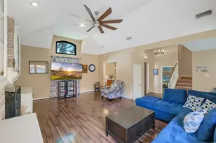 910 Millpond Dr, Sugar Land, TX 77498 - Photo 9