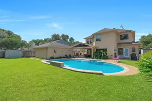 910 Millpond Dr, Sugar Land, TX 77498 - Photo 39