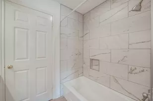 910 Millpond Dr, Sugar Land, TX 77498 - Photo 33