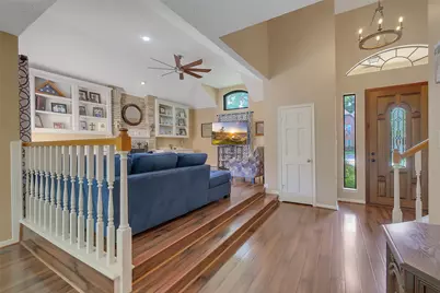 910 Millpond Drive, Sugar Land, TX 77498 - Photo 7
