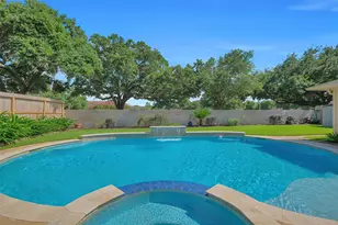 910 Millpond Dr, Sugar Land, TX 77498 - Photo 35