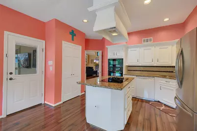 910 Millpond Drive, Sugar Land, TX 77498 - Photo 15
