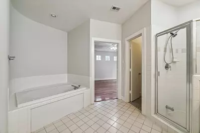 9710 Riddlewood Lane, Houston, TX 77025 - Photo 17