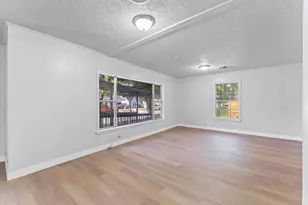 512 E Gulf St, Baytown, TX 77520 - Photo 7