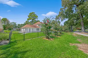 559 Hampton Rd, Conroe, TX 77302 - Photo 43