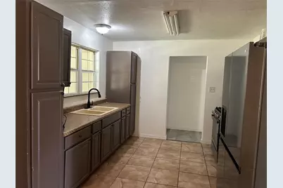 608 Harold Lane, Baytown, TX 77521 - Photo 9