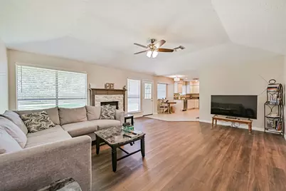 1104 Lost River Drive, Friendswood, TX 77546 - Photo 7