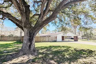 102 Pin Oak Ln, Liberty, TX 77575 - Photo 13