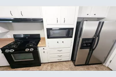 102 Pin Oak Lane, Liberty, TX 77575 - Photo 3