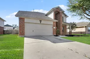 8003 Berkely Ct, Baytown, TX 77521 - Photo 3
