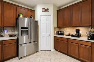 1752 Silver Bend Dr, Dickinson, TX 77539 - Photo 19