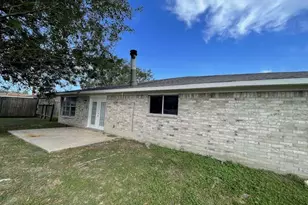 2310 Heather St, Highlands, TX 77562 - Photo 15