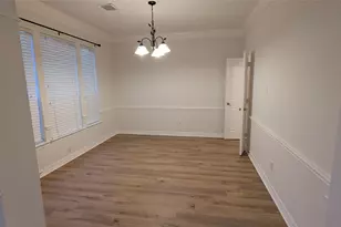 1902 Pepper Tree Ct, Sugar Land, TX 77479 - Photo 9