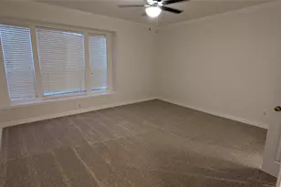 1902 Pepper Tree Ct, Sugar Land, TX 77479 - Photo 11