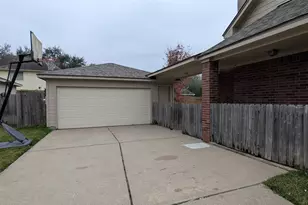 1902 Pepper Tree Ct, Sugar Land, TX 77479 - Photo 23