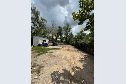 8550 Ley Road, Houston, TX 77028 - Photo 3