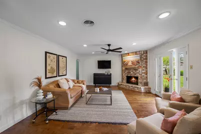 7719 Highmeadow Drive, Houston, TX 77063 - Photo 13